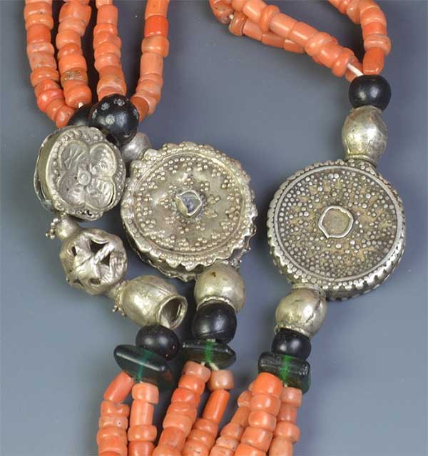 Orange-red coral necklace - Rocks and Clocks